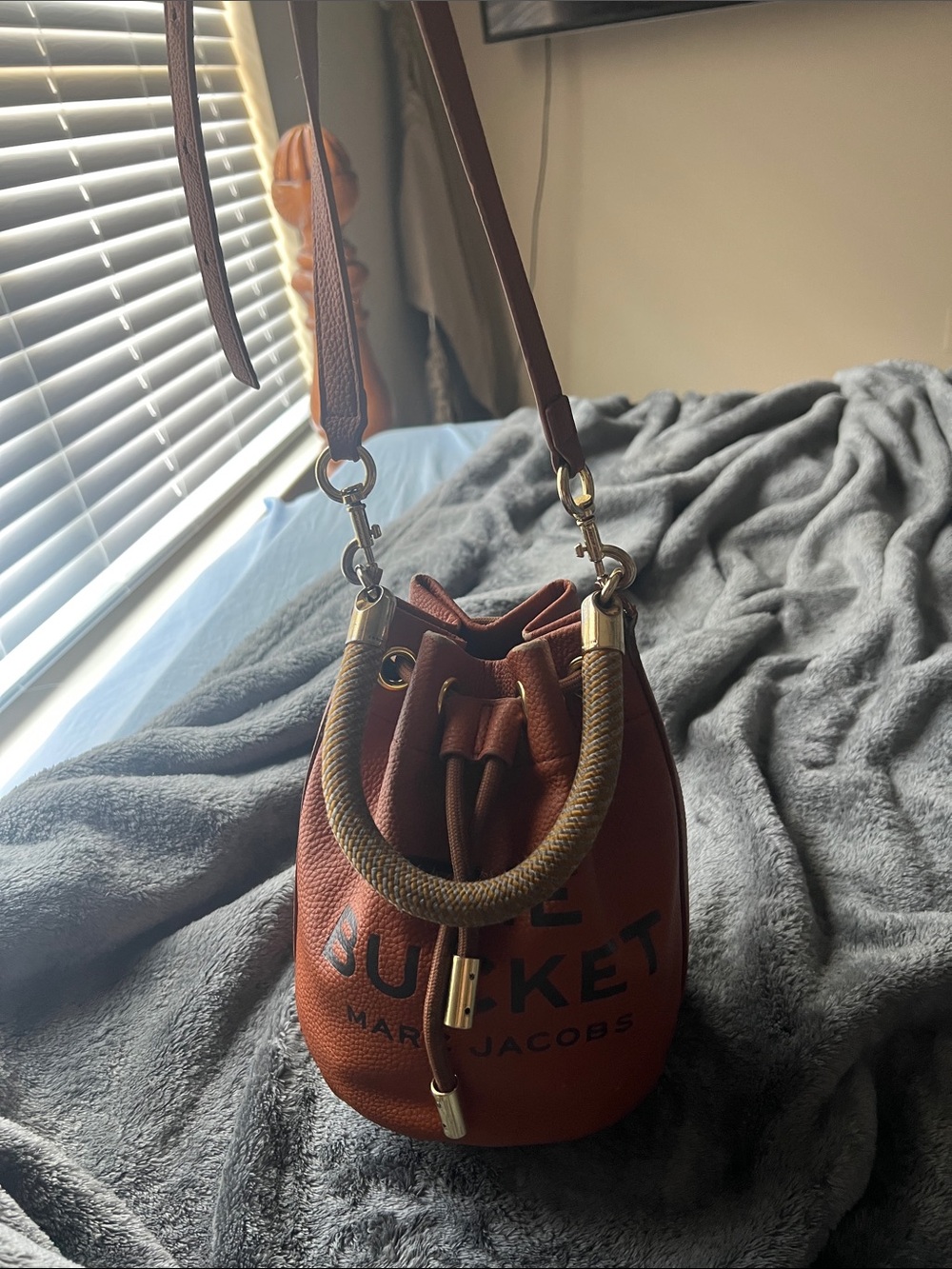 Original Worn Marc Jacobs Orange Drawstring Bucket Bag with Braided Handle - Picture 10 of 14